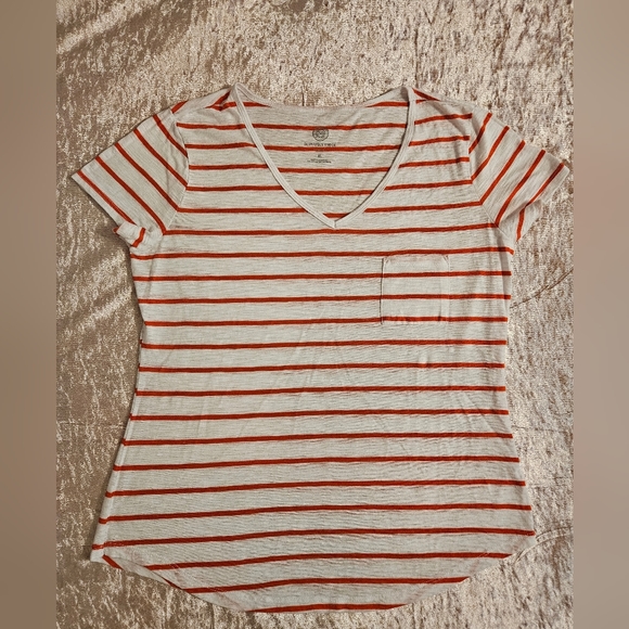 5/$25 Red and White Short Sleeved Tee - Picture 3 of 9